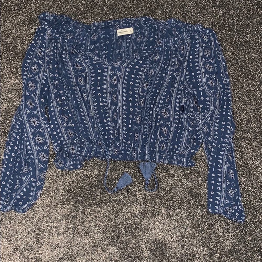 Cropped Long Sleeve Abercrombie and Fitch Blouse
